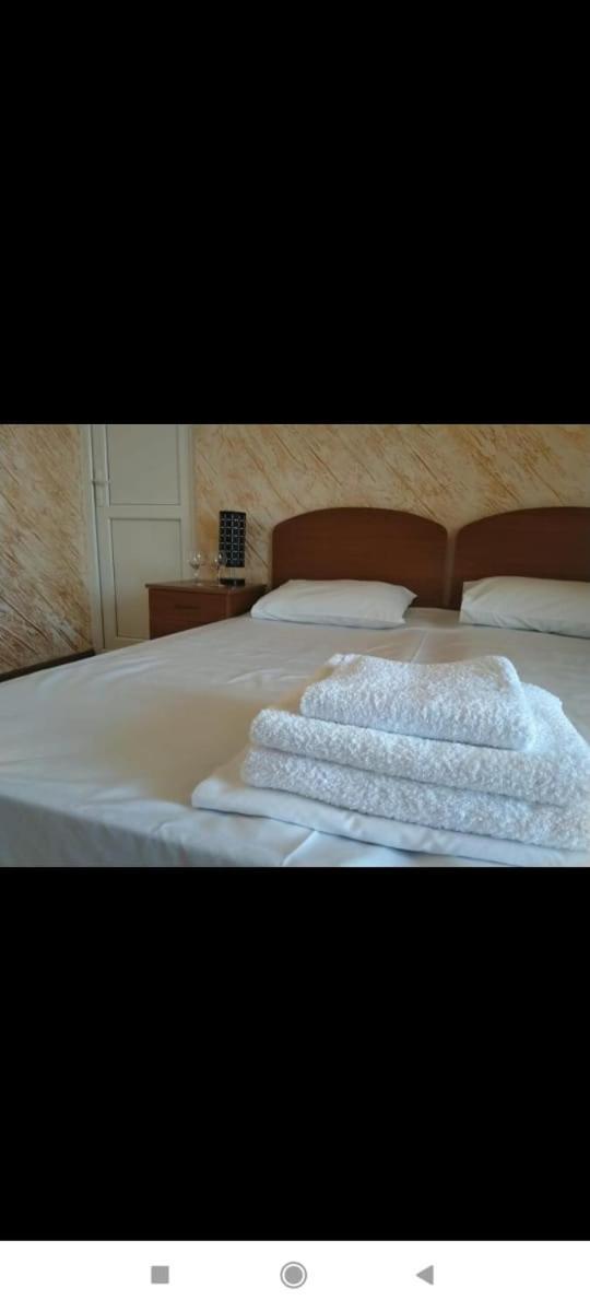 Geno Guest House Kvariati Oda fotoğraf